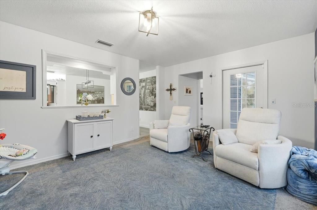 For Sale: $1,499,900 (6 beds, 4 baths, 5926 Square Feet)