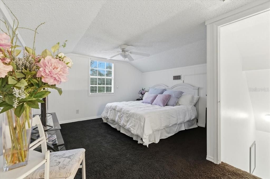 For Sale: $1,499,900 (6 beds, 4 baths, 5926 Square Feet)