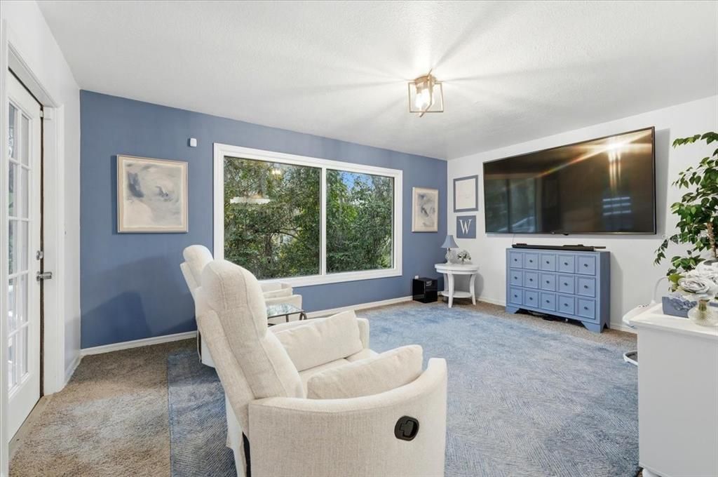 For Sale: $1,499,900 (6 beds, 4 baths, 5926 Square Feet)