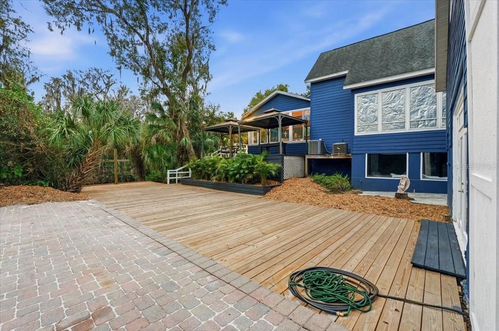 For Sale: $1,499,900 (6 beds, 4 baths, 5926 Square Feet)