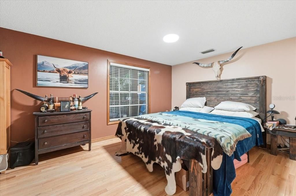 For Sale: $1,499,900 (6 beds, 4 baths, 5926 Square Feet)