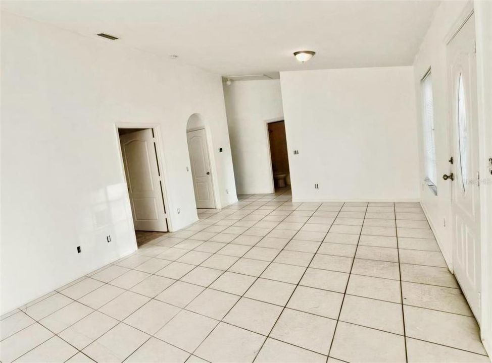 En Renta: $1,500 (3 camas, 2 baños, 1075 Pies cuadrados)