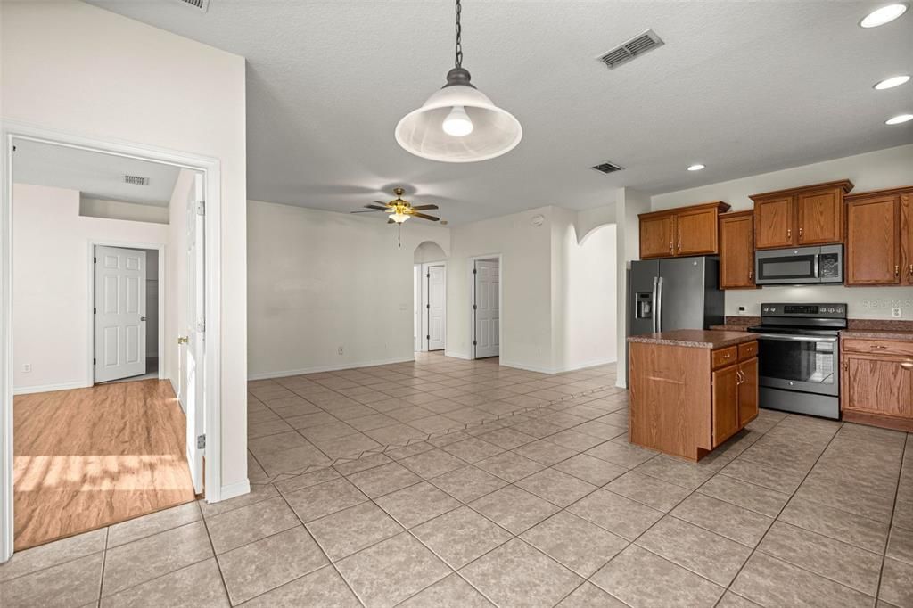 待售: $349,000 (3 贝兹, 2 浴室, 1751 平方英尺)