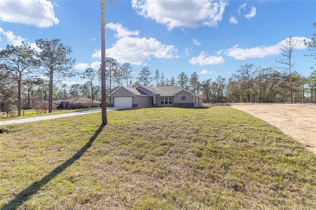 For Sale: $359,900 (3 beds, 2 baths, 1800 Square Feet)