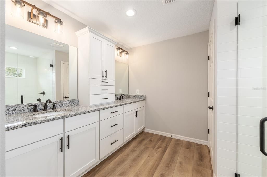 For Sale: $359,900 (3 beds, 2 baths, 1800 Square Feet)