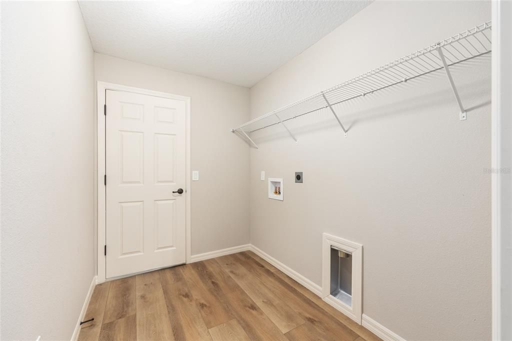 For Sale: $359,900 (3 beds, 2 baths, 1800 Square Feet)