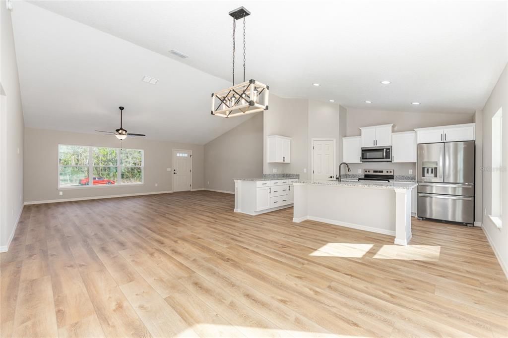 For Sale: $359,900 (3 beds, 2 baths, 1800 Square Feet)