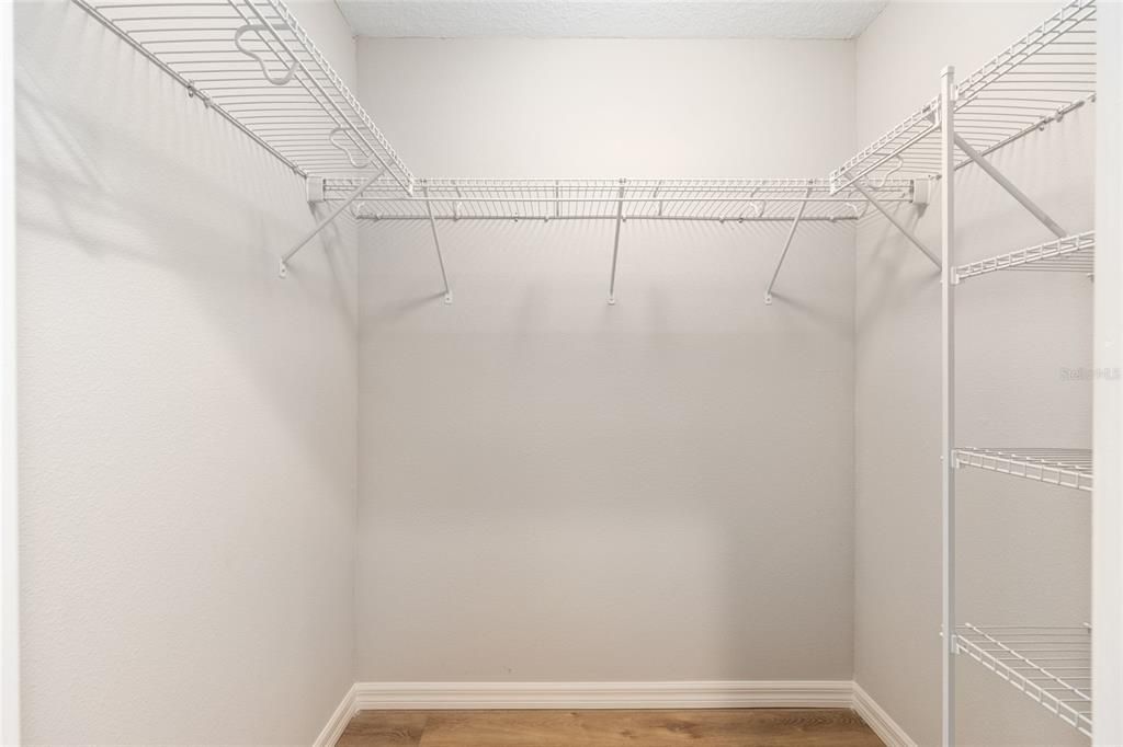 For Sale: $359,900 (3 beds, 2 baths, 1800 Square Feet)