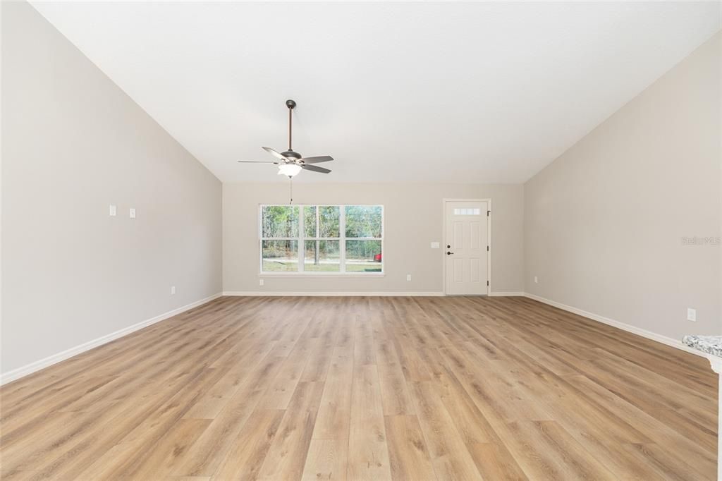 For Sale: $359,900 (3 beds, 2 baths, 1800 Square Feet)