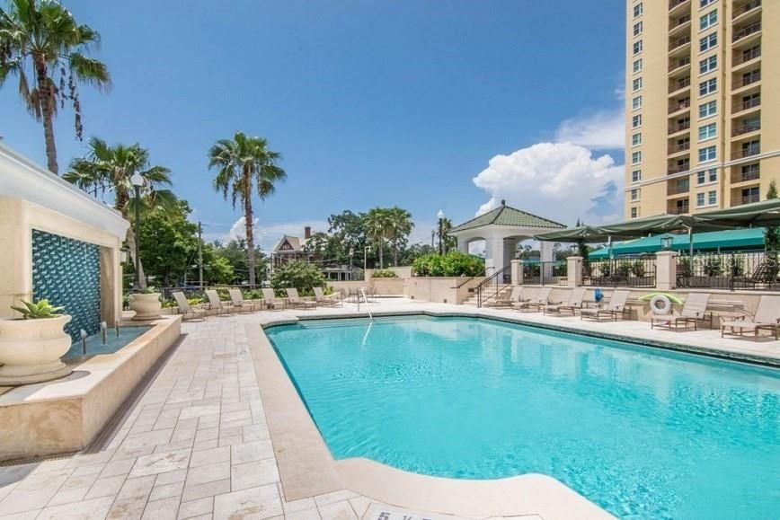 待售: $425,000 (1 贝兹, 1 浴室, 853 平方英尺)