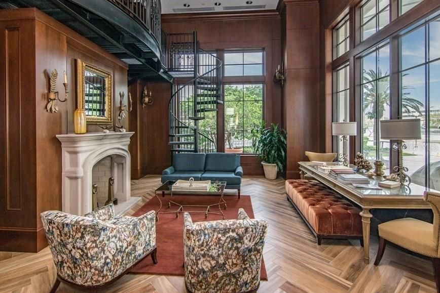 待售: $425,000 (1 贝兹, 1 浴室, 853 平方英尺)