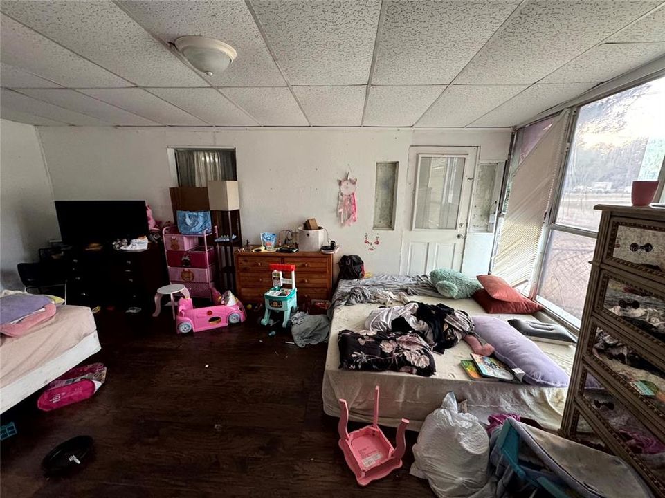 На продажу: $385,000 (7 спален, 0 ванн, 2740 Квадратных фут)