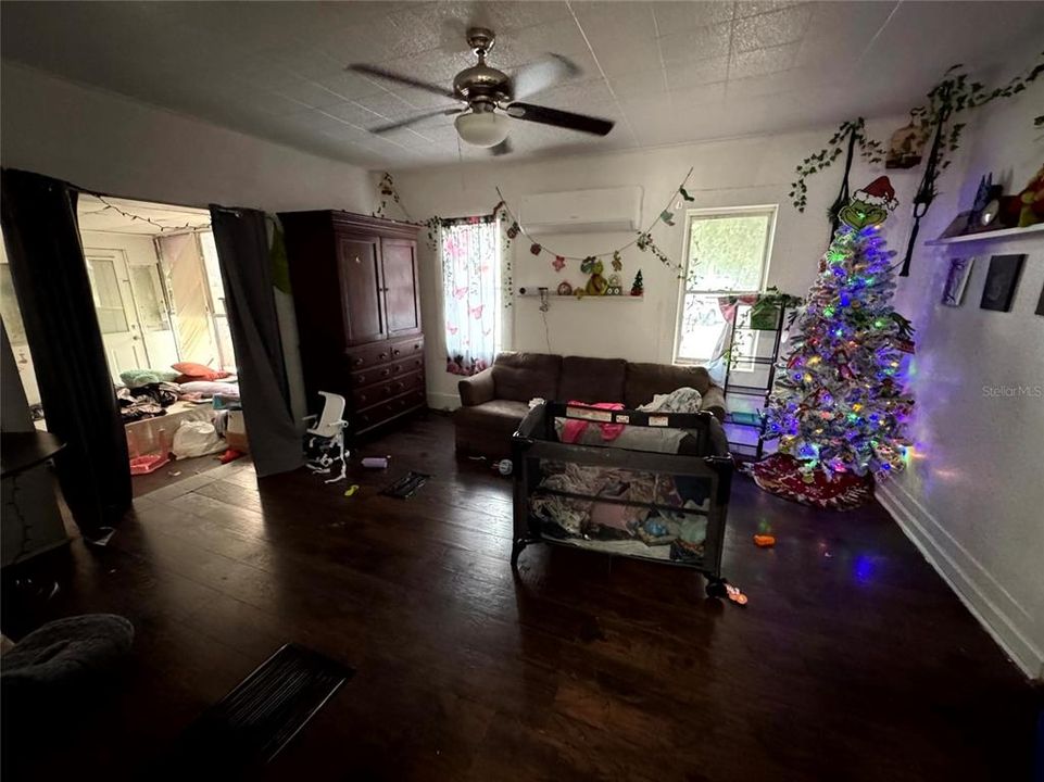 На продажу: $385,000 (7 спален, 0 ванн, 2740 Квадратных фут)