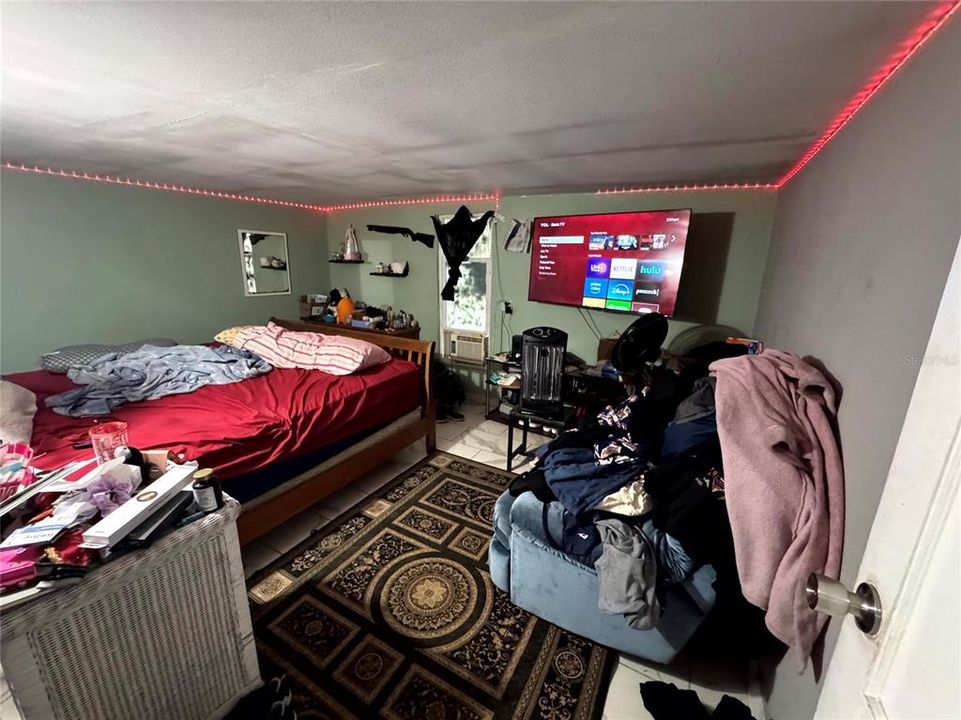 На продажу: $385,000 (7 спален, 0 ванн, 2740 Квадратных фут)