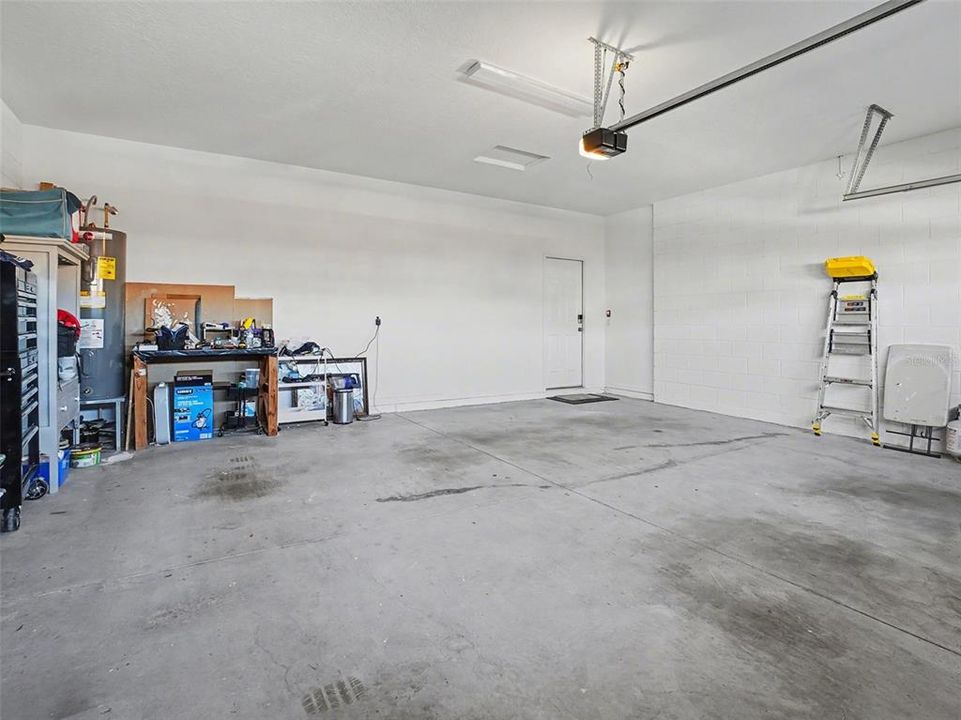 En Venta: $529,900 (4 camas, 3 baños, 2500 Pies cuadrados)