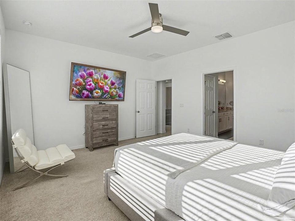 En Venta: $529,900 (4 camas, 3 baños, 2500 Pies cuadrados)