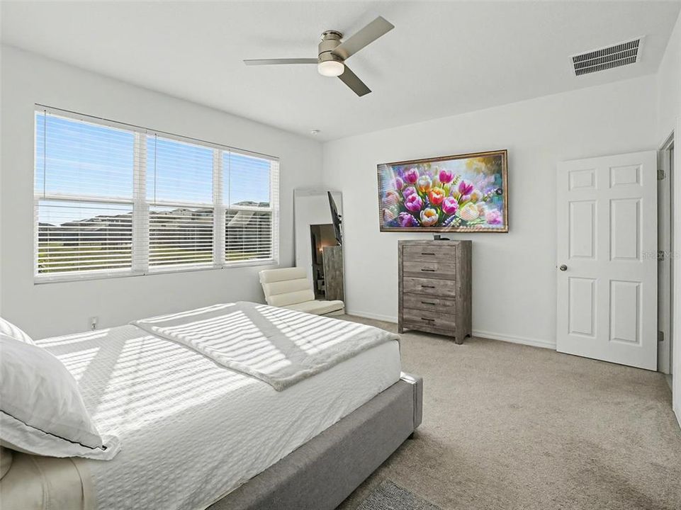 En Venta: $529,900 (4 camas, 3 baños, 2500 Pies cuadrados)