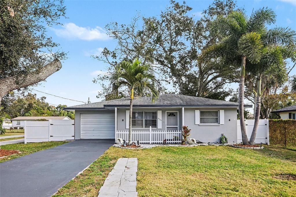 For Sale: $440,000 (4 beds, 3 baths, 1134 Square Feet)