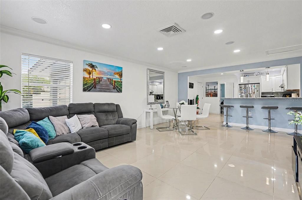 For Sale: $440,000 (4 beds, 3 baths, 1134 Square Feet)