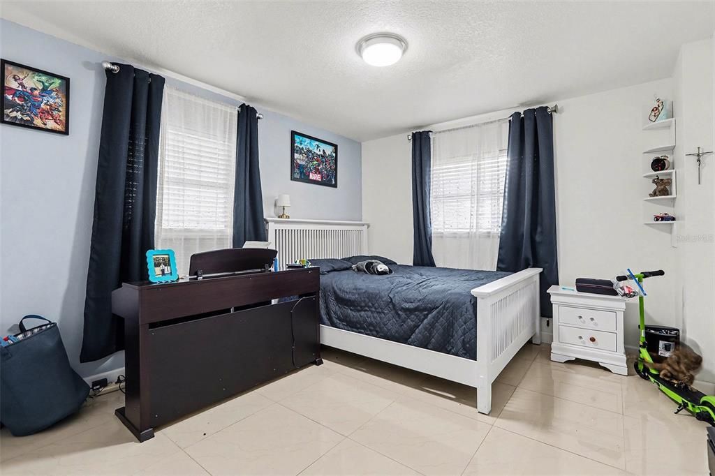 For Sale: $440,000 (4 beds, 3 baths, 1134 Square Feet)