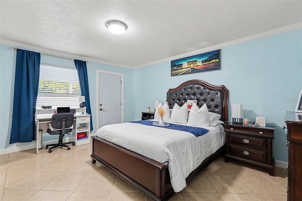 For Sale: $440,000 (4 beds, 3 baths, 1134 Square Feet)