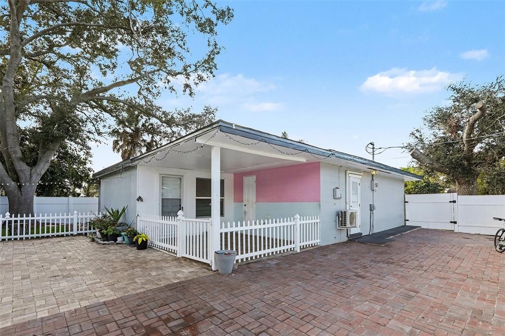 For Sale: $440,000 (4 beds, 3 baths, 1134 Square Feet)