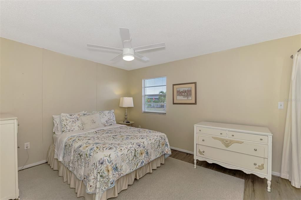 На продажу: $249,900 (3 спален, 2 ванн, 1148 Квадратных фут)