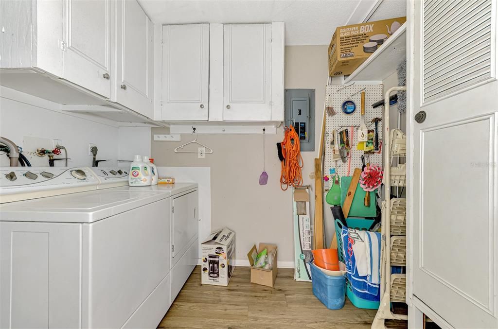 На продажу: $249,900 (3 спален, 2 ванн, 1148 Квадратных фут)