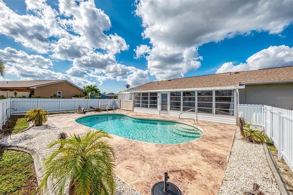 На продажу: $249,900 (3 спален, 2 ванн, 1148 Квадратных фут)