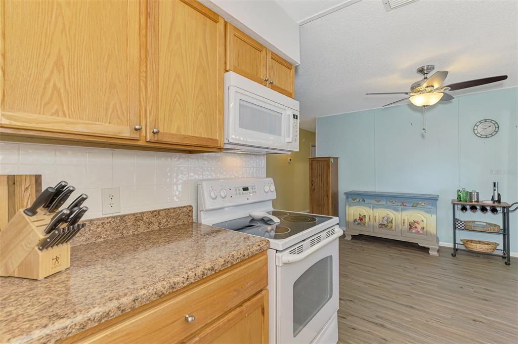 На продажу: $249,900 (3 спален, 2 ванн, 1148 Квадратных фут)