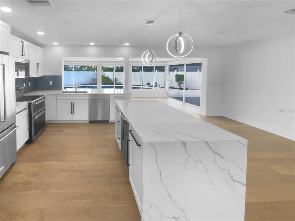 For Sale: $670,000 (3 beds, 2 baths, 1579 Square Feet)