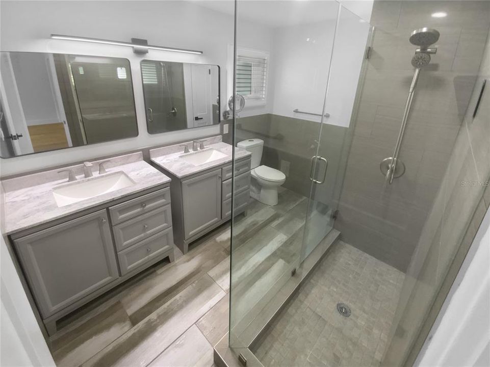 For Sale: $670,000 (3 beds, 2 baths, 1579 Square Feet)