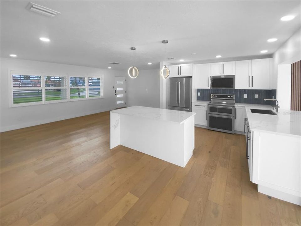 For Sale: $670,000 (3 beds, 2 baths, 1579 Square Feet)