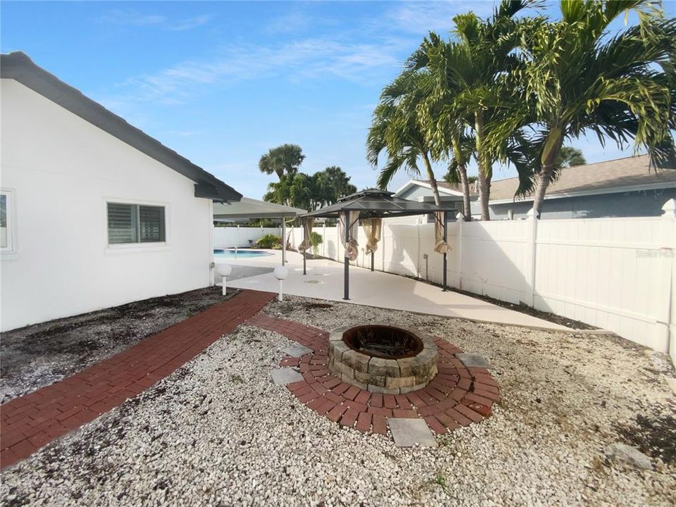 For Sale: $670,000 (3 beds, 2 baths, 1579 Square Feet)