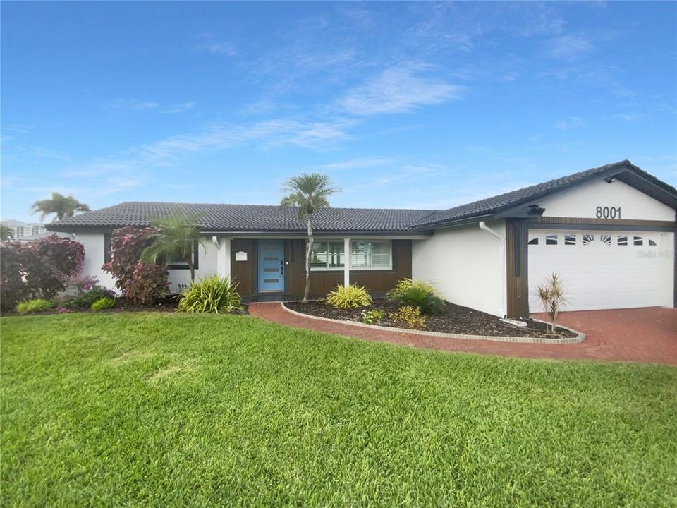 For Sale: $670,000 (3 beds, 2 baths, 1579 Square Feet)