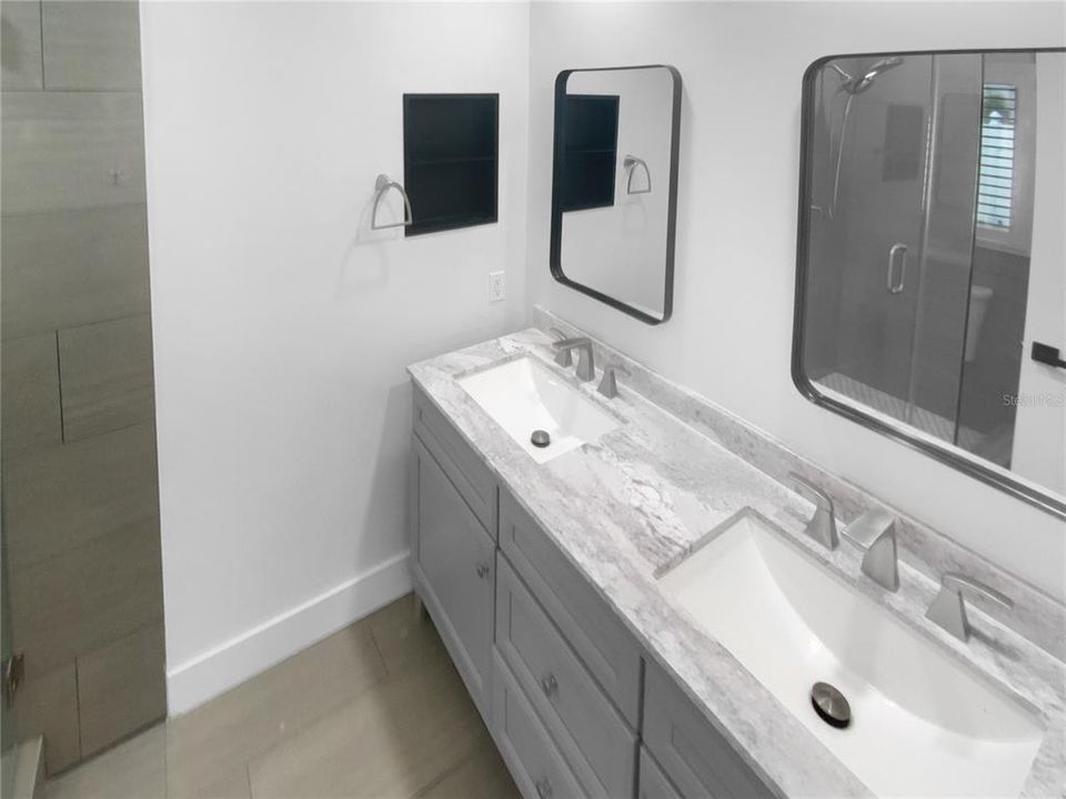 For Sale: $670,000 (3 beds, 2 baths, 1579 Square Feet)