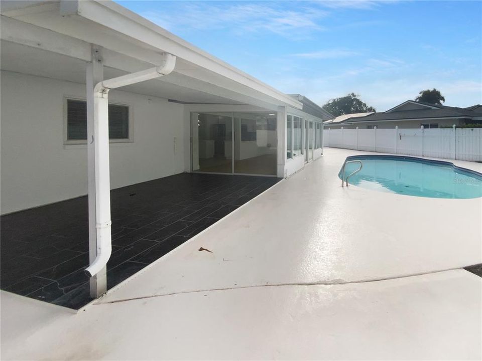 For Sale: $670,000 (3 beds, 2 baths, 1579 Square Feet)