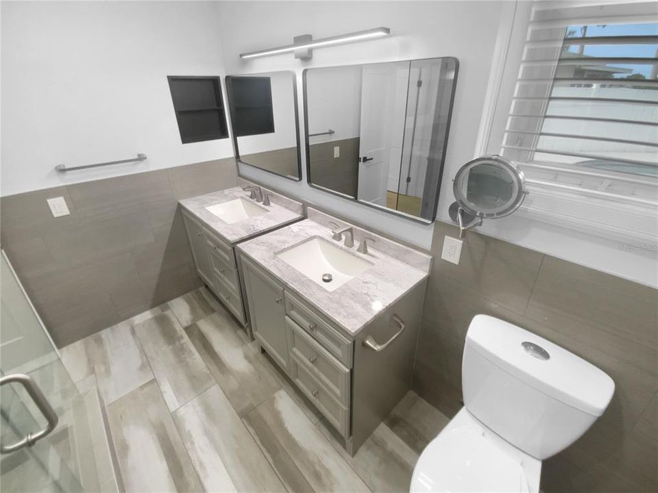 For Sale: $670,000 (3 beds, 2 baths, 1579 Square Feet)