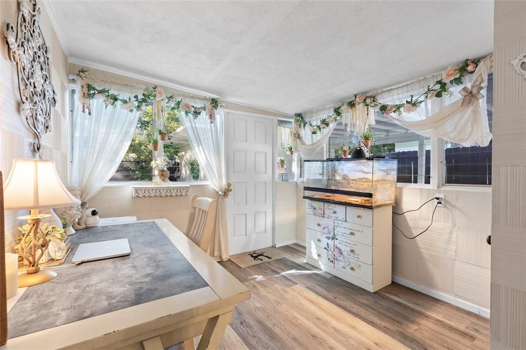 待售: $475,000 (2 贝兹, 1 浴室, 852 平方英尺)