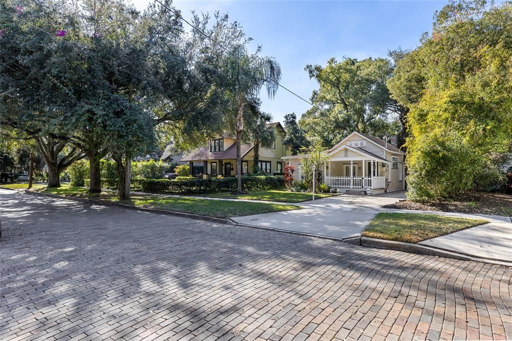 待售: $475,000 (2 贝兹, 1 浴室, 852 平方英尺)