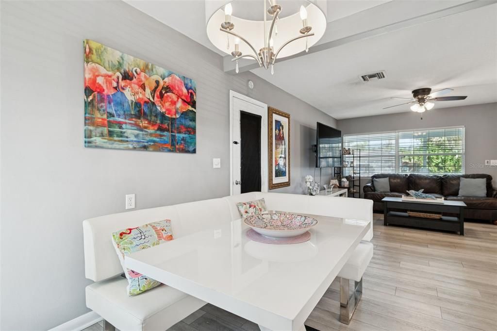 En Venta: $354,900 (3 camas, 2 baños, 1134 Pies cuadrados)