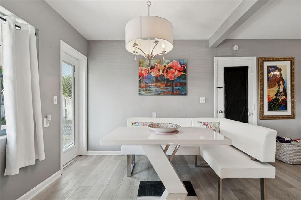 En Venta: $354,900 (3 camas, 2 baños, 1134 Pies cuadrados)