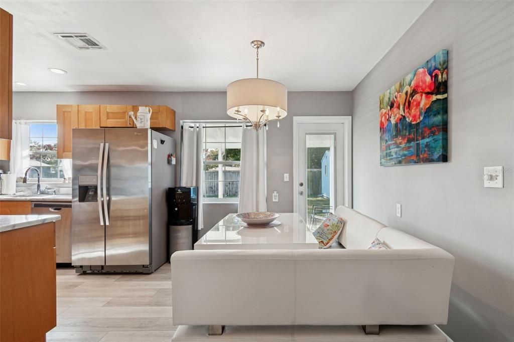 En Venta: $354,900 (3 camas, 2 baños, 1134 Pies cuadrados)