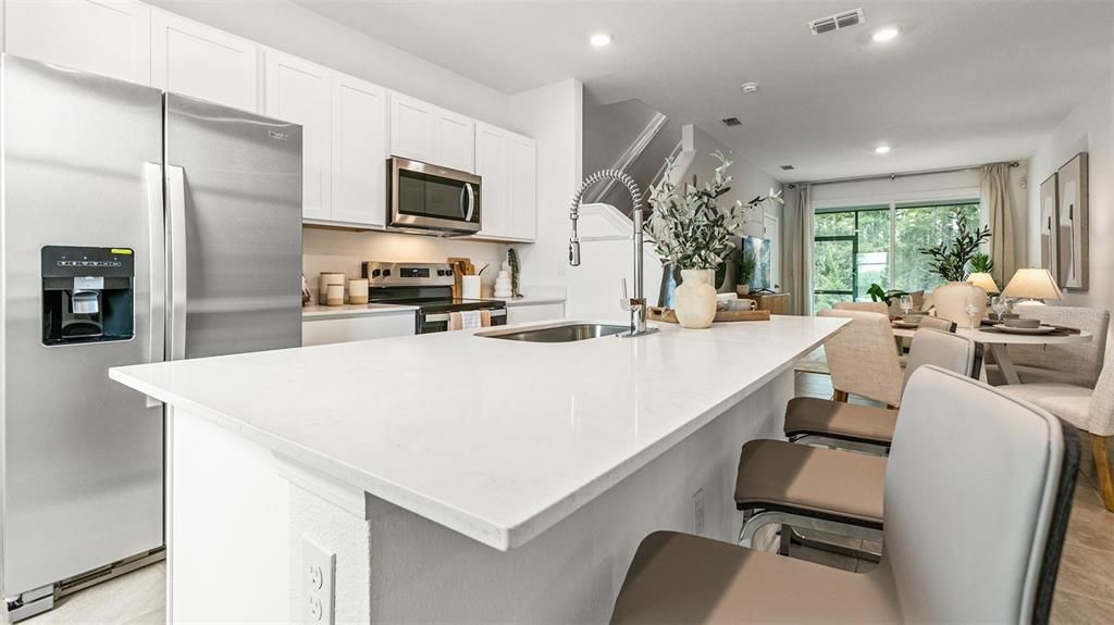 For Sale: $264,990 (2 beds, 2 baths, 1109 Square Feet)