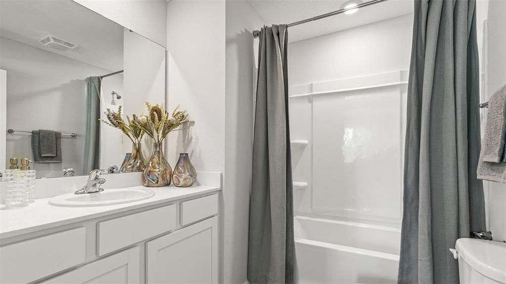 For Sale: $264,990 (2 beds, 2 baths, 1109 Square Feet)