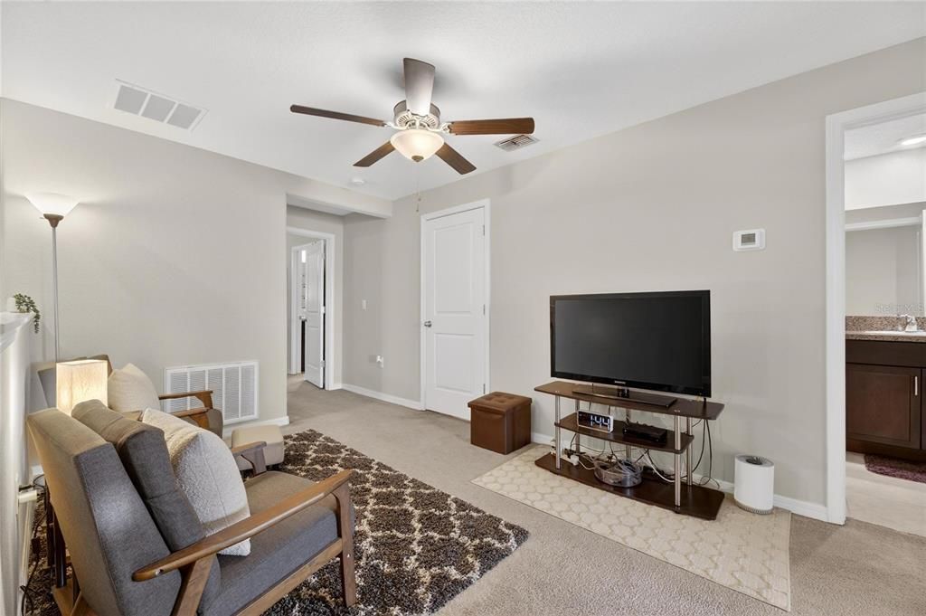 待售: $249,990 (3 贝兹, 2 浴室, 1701 平方英尺)