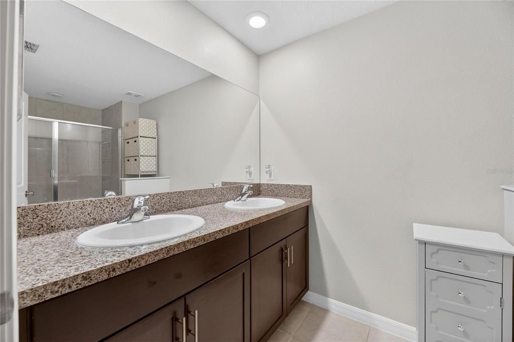 待售: $249,990 (3 贝兹, 2 浴室, 1701 平方英尺)