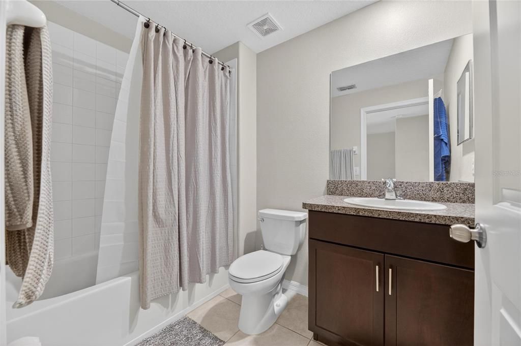 待售: $249,990 (3 贝兹, 2 浴室, 1701 平方英尺)