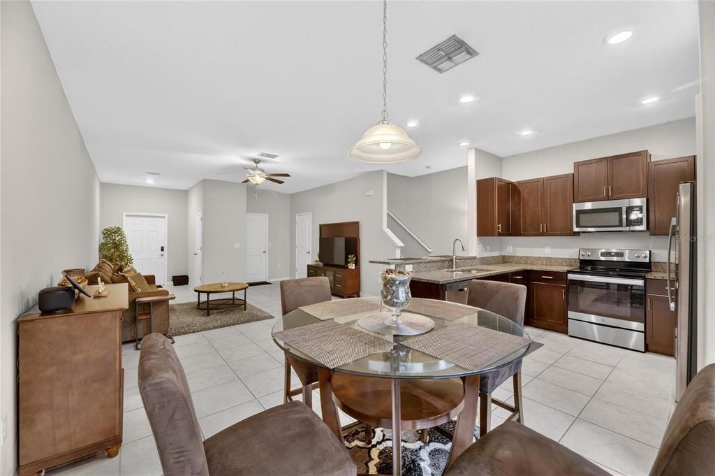 待售: $249,990 (3 贝兹, 2 浴室, 1701 平方英尺)