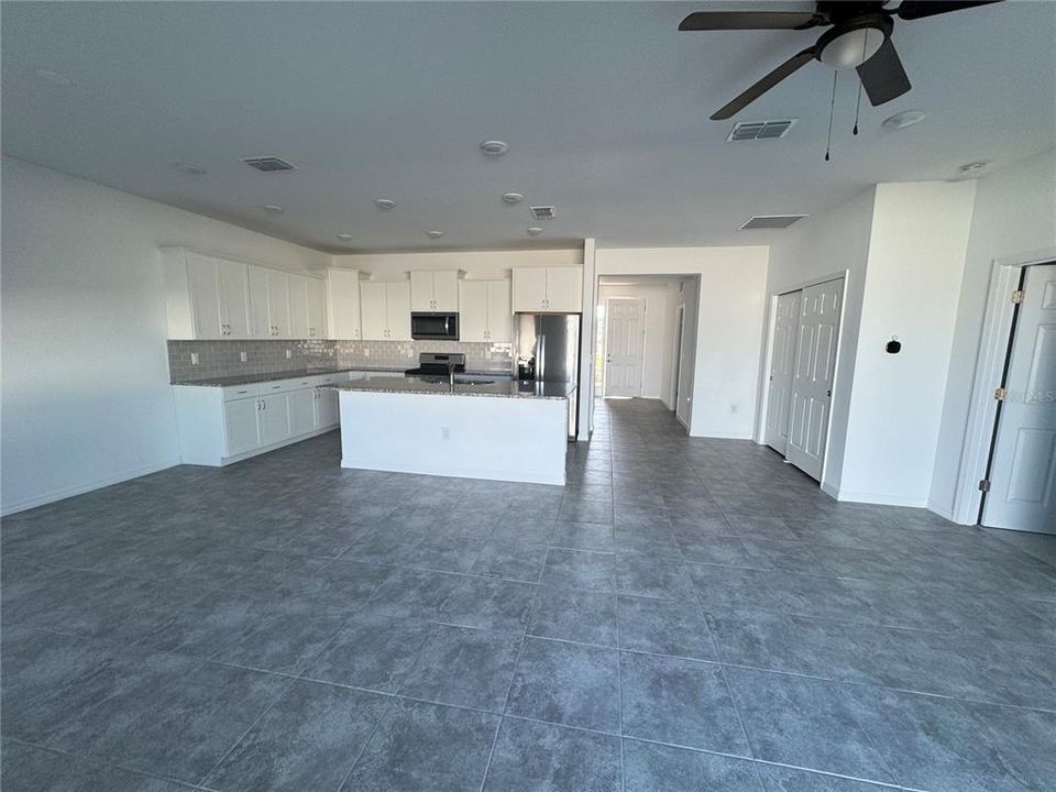 出租: $2,200 (3 贝兹, 2 浴室, 1594 平方英尺)